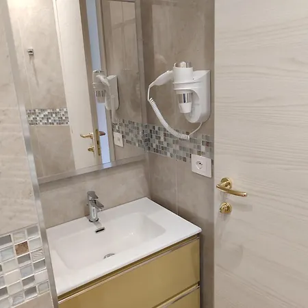 Triestecenter Rooms & Apartments - Colori Di Trieste *